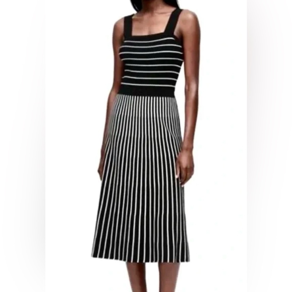 Banana Republic Black and White Striped Midi Dress | Athletic | Medium
